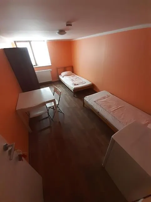 Low Budget Hostel Rooms Eversbuschstr 168 Munich Germany