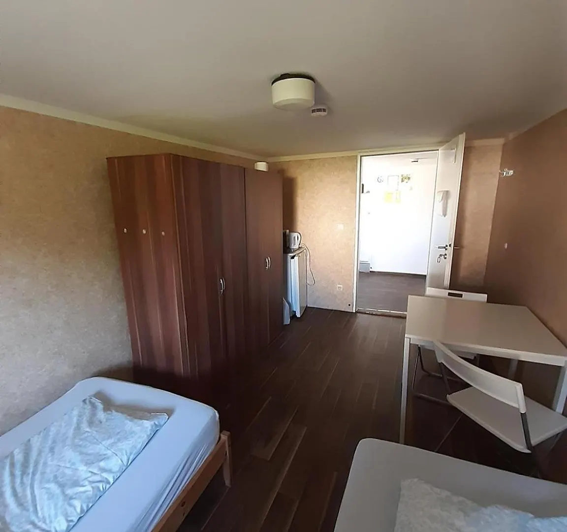 Low Budget Allach Hostel Rooms & Apartments Eve 168 Munich Allemagne