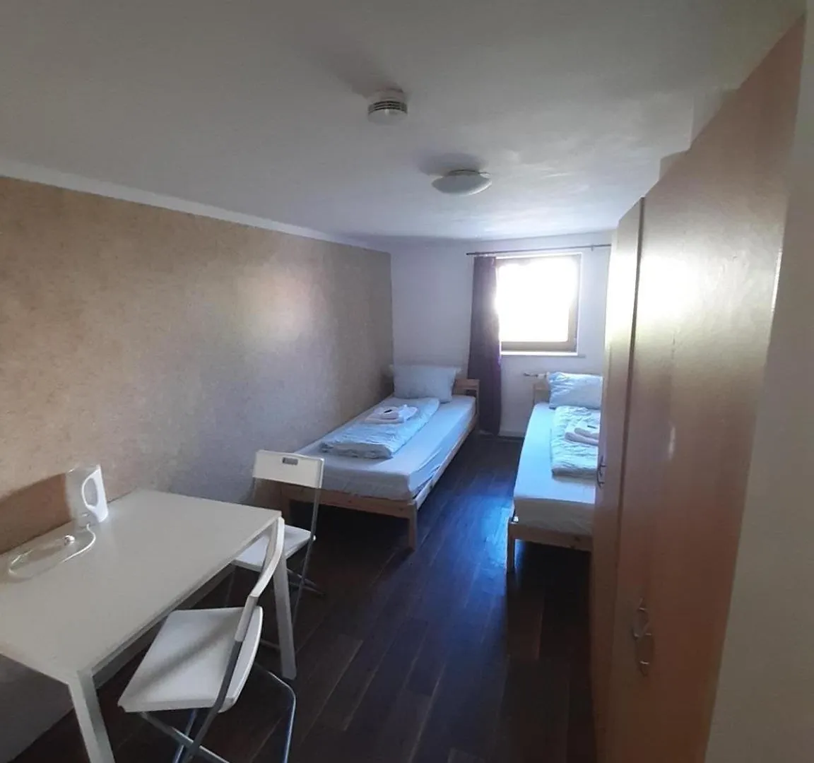 Low Budget Allach Hostel Rooms & Apartments Eve 168 Munich Allemagne