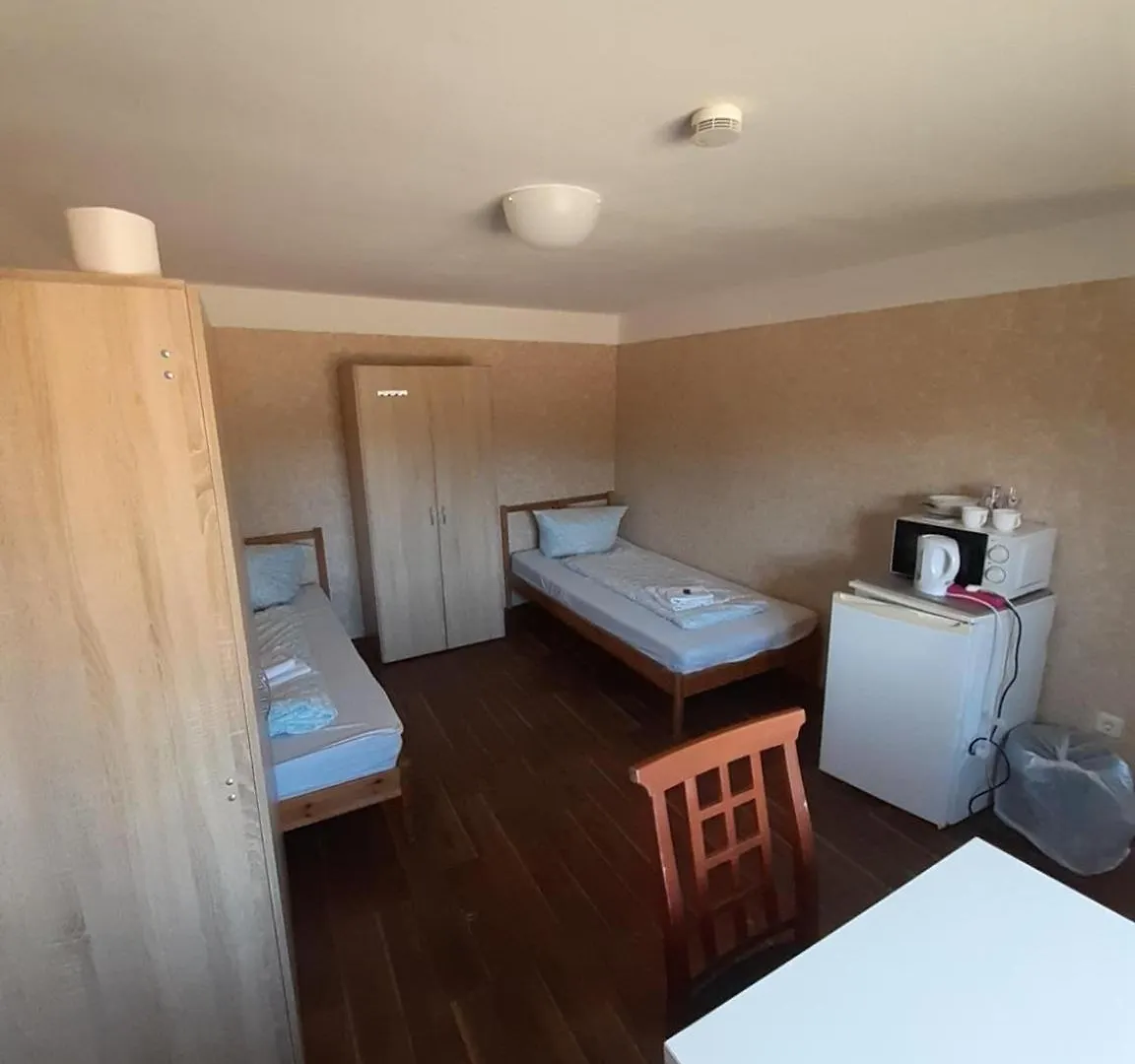 Low Budget Allach Hostel Rooms & Apartments Eve 168 Munich