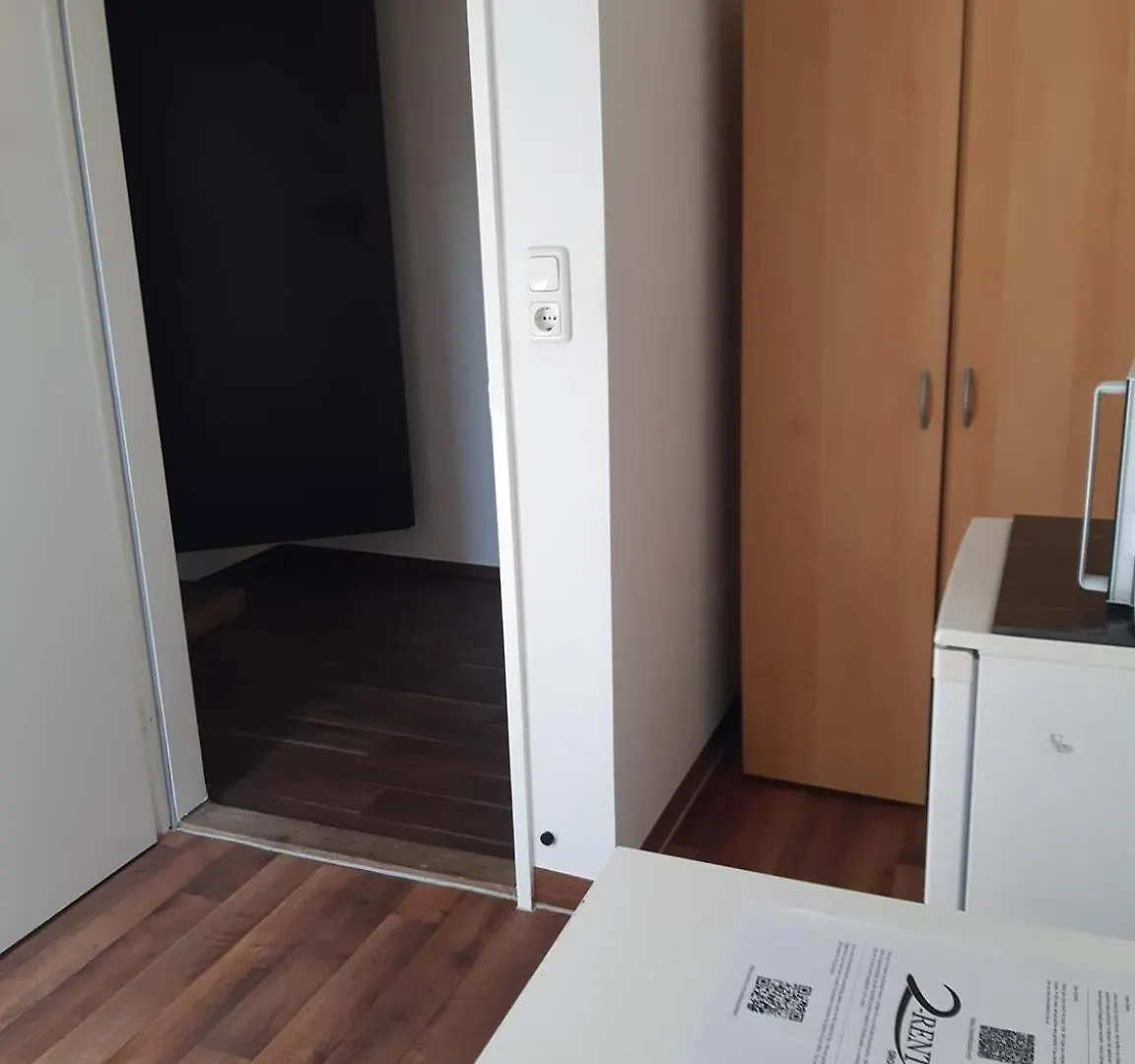 Low Budget Allach Hostel Rooms & Apartments Eve 168 Munich