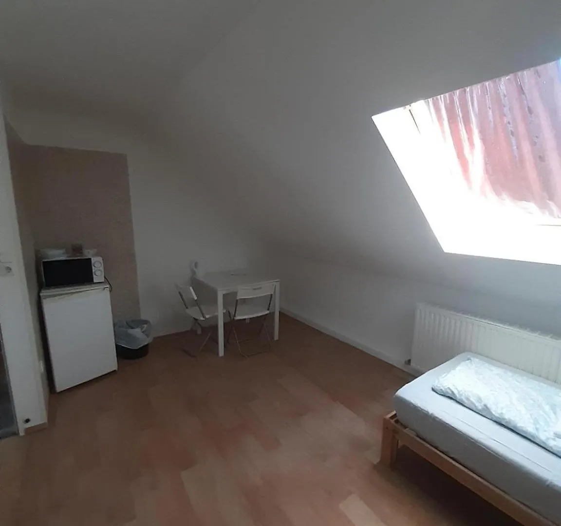 Low Budget Allach Hostel Rooms & Apartments Eve 168 Munich