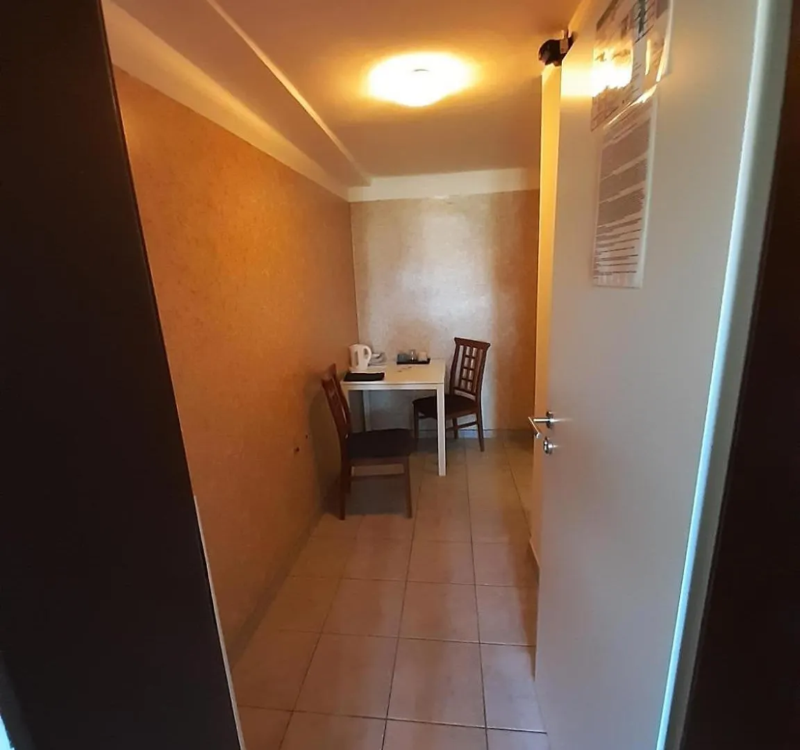Low Budget Allach Hostel Rooms & Apartments Eve 168 Munich 0*,  Allemagne